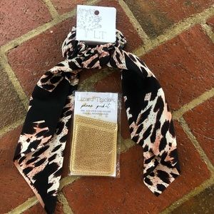 Lizard thicket cheetah hair tie